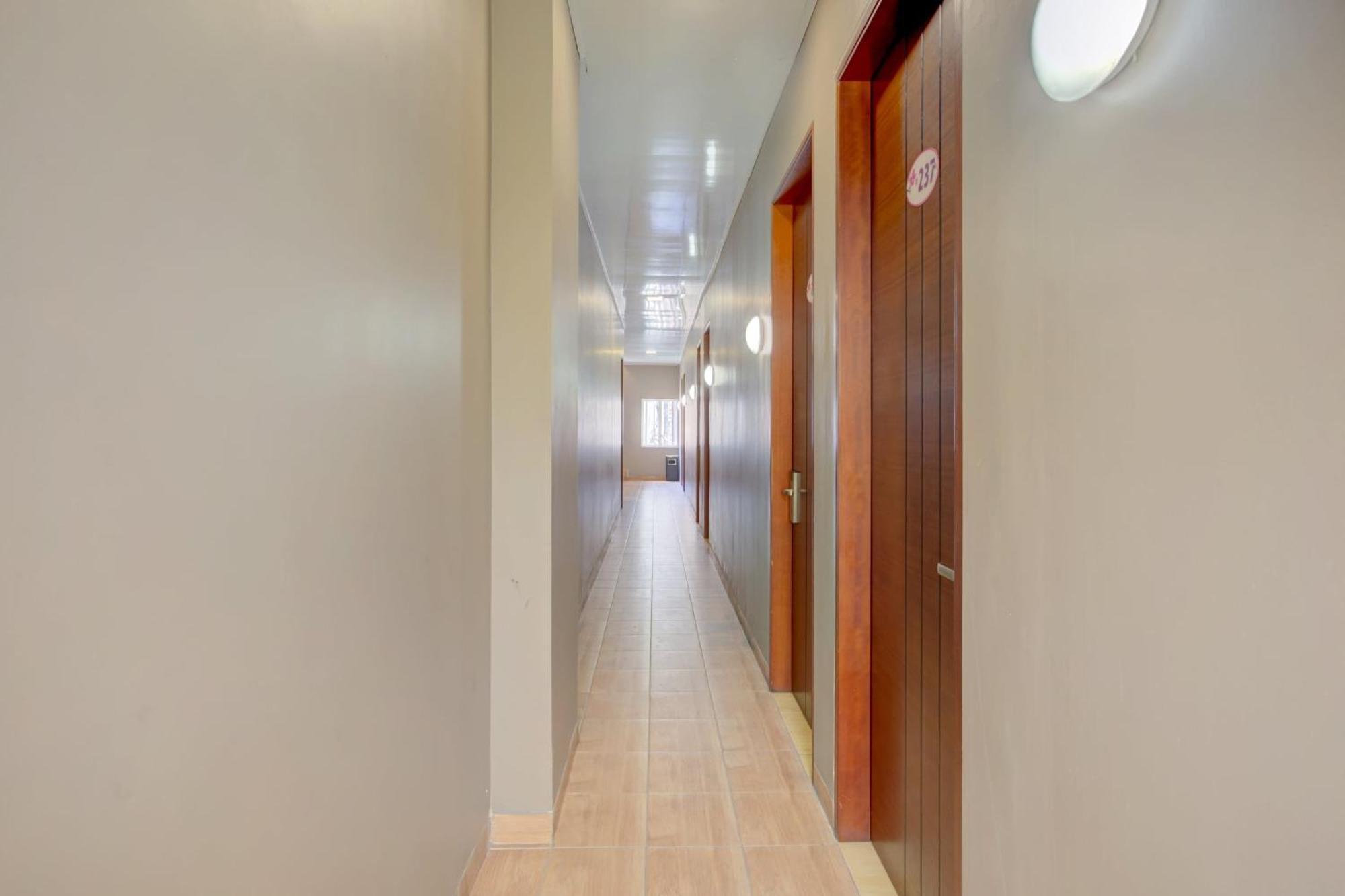 OYO 4005 Bunga Dahlia Guest House Jakarta Exterior foto