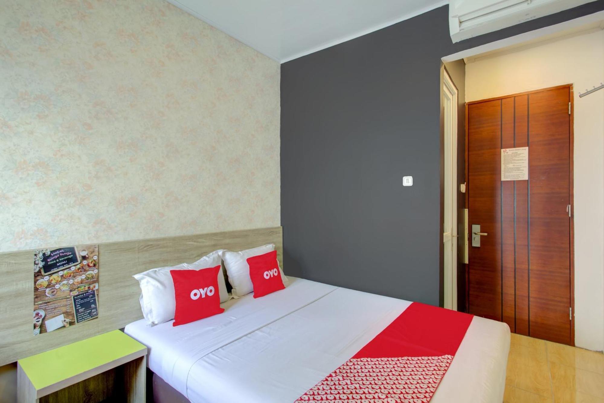 OYO 4005 Bunga Dahlia Guest House Jakarta Exterior foto